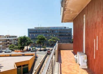 Balcone - Quadrilocale Piazza Eroi D'ungheria
 
7, Catania - foto 13