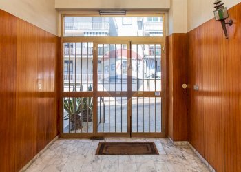 Ricezione / Lobby - Quadrilocale Piazza Eroi D'ungheria
 
7, Catania - foto 31