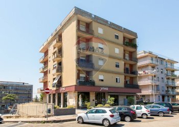 Edificio all\'aperto - Quadrilocale Piazza Eroi D'ungheria
 
7, Catania - foto 34