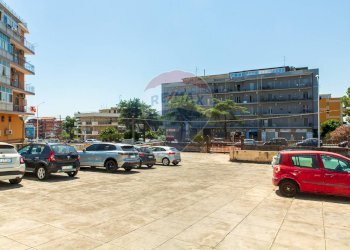 Edificio all\'aperto - Quadrilocale Piazza Eroi D'ungheria
 
7, Catania - foto 35