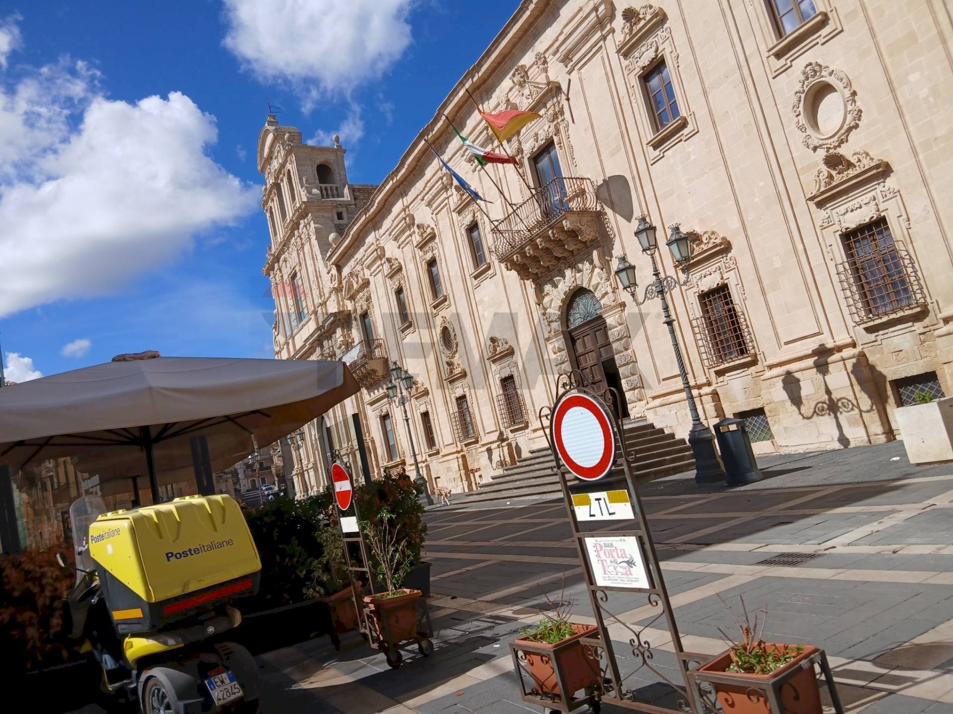 Edificio all\'aperto - Trilocale via Principe Branciforte
 
104, Militello in Val di Catania - foto 1