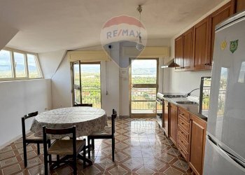 Cucina - Quadrilocale Viale Uria
 
183, Ischitella - foto 2