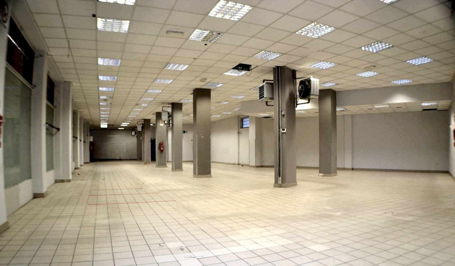 Foto 1 - Locale Commerciale Via Juvarra
 
55, Nichelino - foto 1