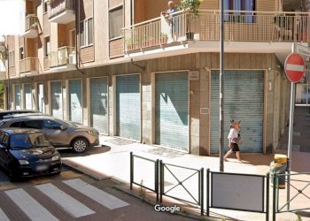 Foto 3 - Locale Commerciale Via Juvarra
55, Nichelino - foto 2