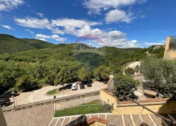 Vista delle montagne - Trilocale Poggio San Lorenzo - foto 22