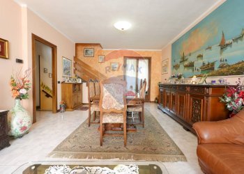 Sala da pranzo - Villa a Schiera VIA BERGAMINA
 
53, Arcore - foto 13