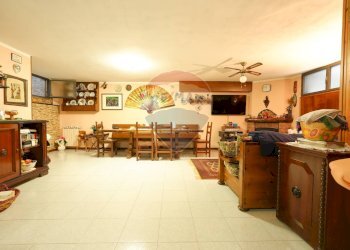 Sala da pranzo - Villa a Schiera VIA BERGAMINA
 
53, Arcore - foto 56