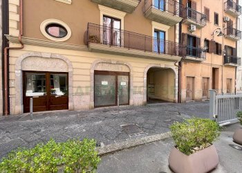 Foto 1 - Locale Commerciale Via Casale, Avellino - foto 1