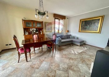 Sala da pranzo - Villa Via Tiziano, Cucciago - foto 4