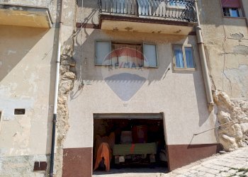 Edificio all\'aperto - Casa indipendente via Borgo Maddalena
 
40, Chiaramonte Gulfi - foto 6
