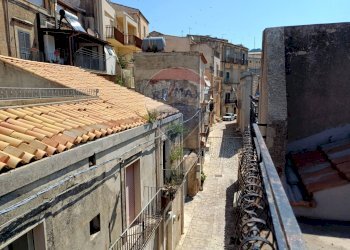 Edificio all\'aperto - Casa indipendente via Borgo Maddalena
 
40, Chiaramonte Gulfi - foto 11