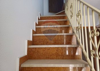 Scale - Casa indipendente via Borgo Maddalena
 
40, Chiaramonte Gulfi - foto 19