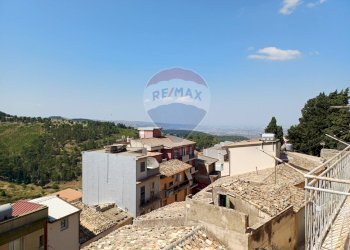 Edificio all\'aperto - Casa indipendente via Borgo Maddalena
 
40, Chiaramonte Gulfi - foto 20