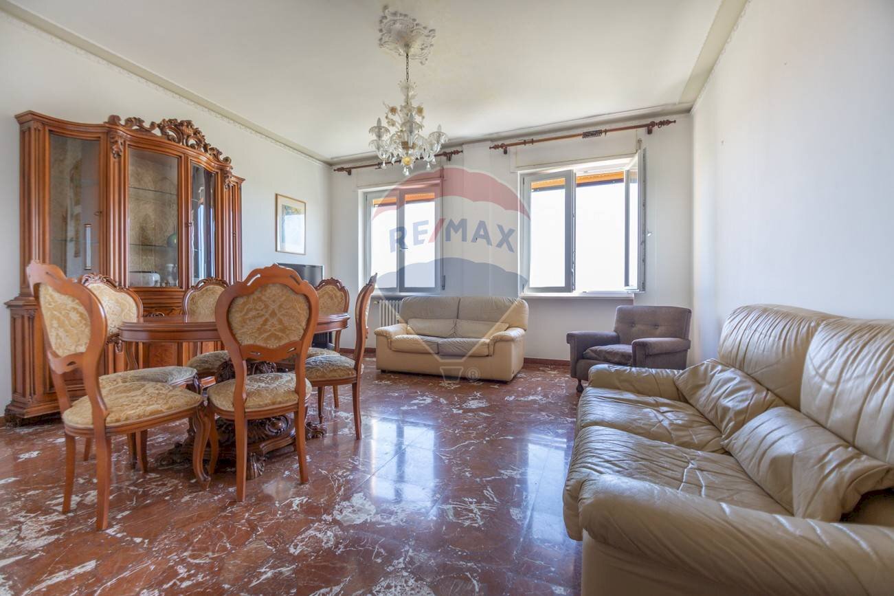 Sala da pranzo - Appartamento via dei Martiri Lancianesi
 
49, Chieti - foto 1