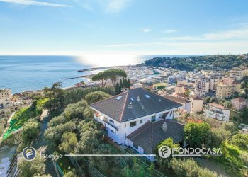 Foto 1 - Villa Via Livio Canale, Varazze - foto 1