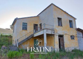 Foto 1 - Rustico Via Villa Penna
 
13, Bellante - foto 1