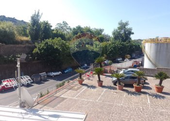 Edificio all\'aperto - Capannone Via Domenico Padula, Napoli - foto 1