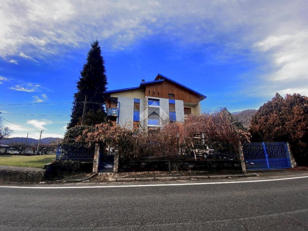 Appartamento Via Umberto I, Val di Chy - foto 2