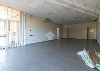 Shop Via eugenio bertini, Forlì - photo 5