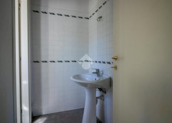 Shop Via eugenio bertini, Forlì - photo 8