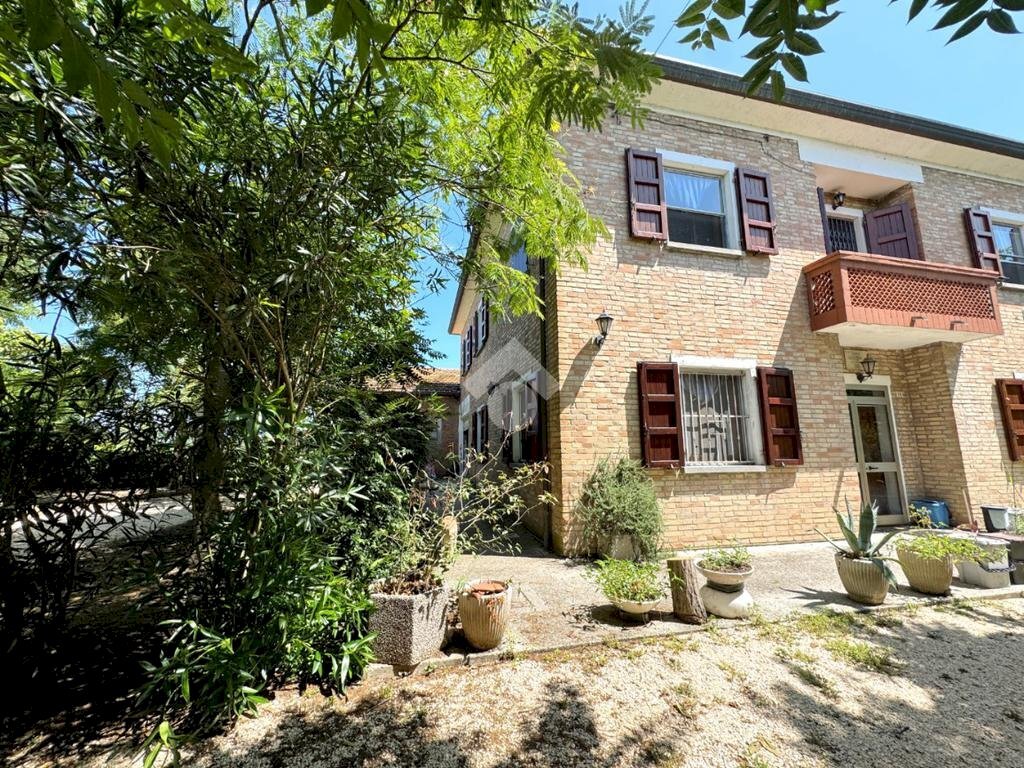 Independent house Via Destra Senio, Alfonsine - photo 2