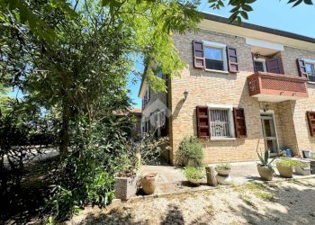 Independent house Via Destra Senio, Alfonsine - photo 2