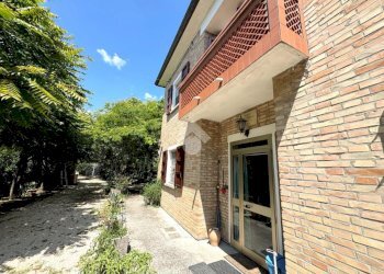 Independent house Via Destra Senio, Alfonsine - photo 3