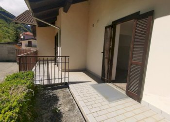 CORTILE - Villa a Schiera Frazione Castel del Bosco, 12, Roure - foto 7