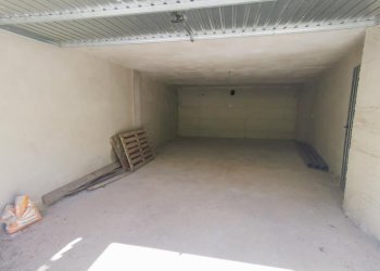 BOX AUTO - Villa a Schiera Frazione Castel del Bosco, 12, Roure - foto 16