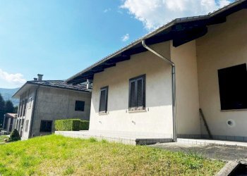 Villa a Schiera Frazione Castel del Bosco, 12, Roure - foto 1