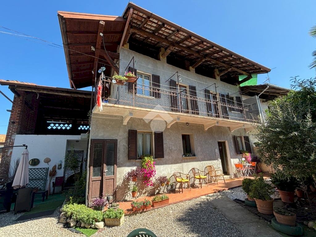 Casa indipendente Via vaglio, Varallo Pombia - foto 1