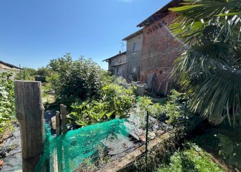 Casa indipendente Via vaglio, Varallo Pombia - foto 2