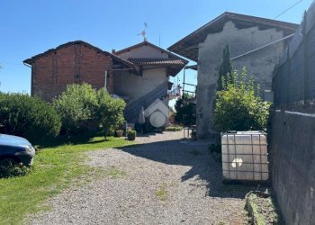 Casa indipendente Via vaglio, Varallo Pombia - foto 3