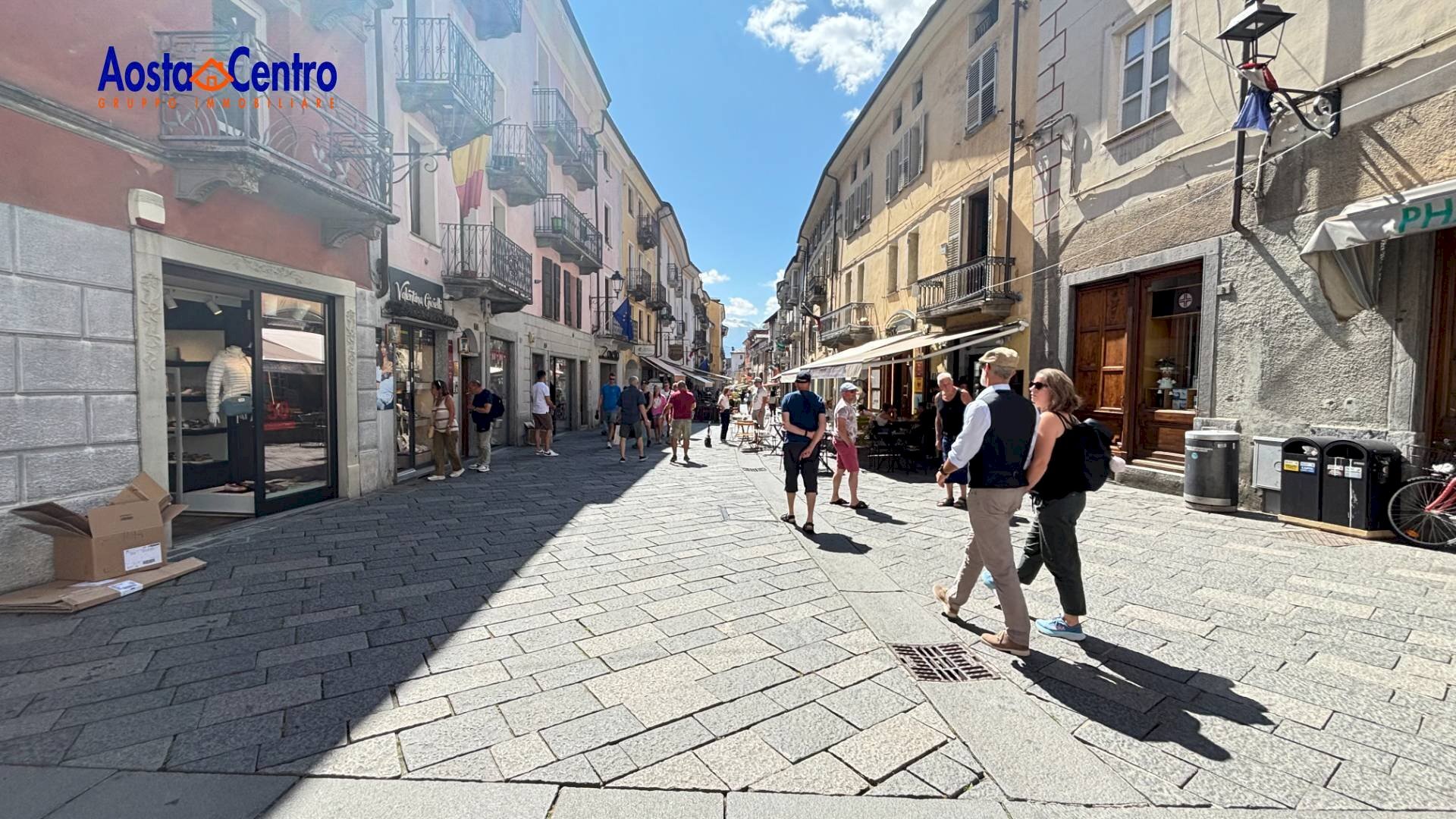 Foto 1 - Locale Commerciale Place des Franchises
 
1, Aosta - foto 1