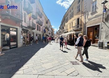 Foto 1 - Locale Commerciale Place des Franchises
 
1, Aosta - foto 1