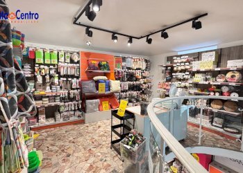 Foto 11 - Locale Commerciale Place des Franchises
 
1, Aosta - foto 11