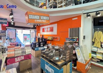 Foto 14 - Locale Commerciale Place des Franchises
 
1, Aosta - foto 14