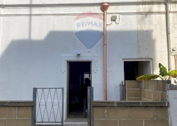 Casa all\'aperto - Casa indipendente Via Giulio Cesare
 
7 - 9, Castrignano del Capo - foto 2