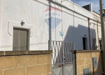 Casa all\'aperto - Casa indipendente Via Giulio Cesare
 
7 - 9, Castrignano del Capo - foto 3