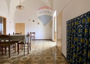 Sala da pranzo - Casa indipendente Via Giulio Cesare
 
7 - 9, Castrignano del Capo - foto 11