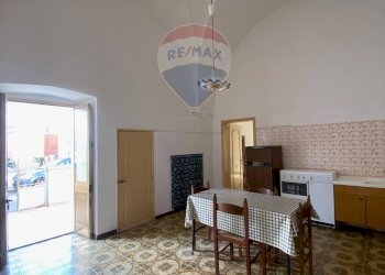 Sala da pranzo - Casa indipendente Via Giulio Cesare
 
7 - 9, Castrignano del Capo - foto 13