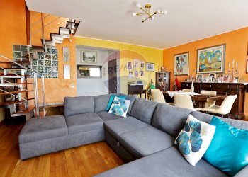 Sala da pranzo - Appartamento Via Acicastello
 
85, Aci Castello - foto 4