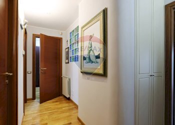 Hall / corridoio - Appartamento Via Acicastello
 
85, Aci Castello - foto 14