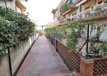 passaggio condominiale - Appartamento Via Acicastello
 
85, Aci Castello - foto 32