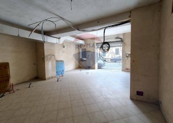 Stanza vuota - Locale Commerciale Piano Canali
6, Piazza Armerina - foto 4