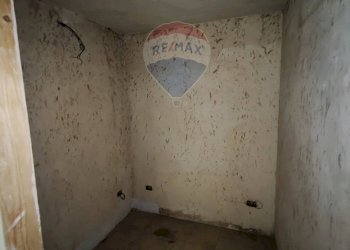 Stanza vuota - Locale Commerciale Piano Canali
6, Piazza Armerina - foto 7