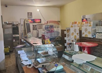 Soggiorno - Attività Commerciale Via Trieste
 
73, Catania - foto 5