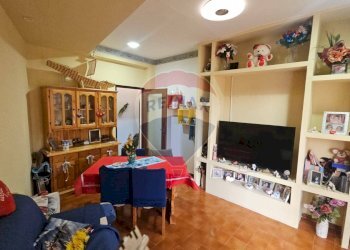 Sala da pranzo - Trilocale via Perriera
 
69, Pedara - foto 5
