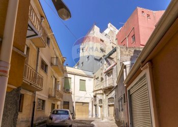 Edificio all\'aperto - Casa semi indipendente Via Vincenzo Scafiti
 
4, Bronte - foto 4