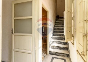 Scale - Casa semi indipendente Via Vincenzo Scafiti
 
4, Bronte - foto 32